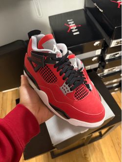 Jordan retro 4 toro early