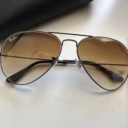 RAY BAN AVIATORS NEW 