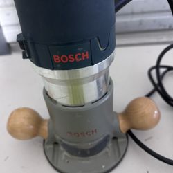 Bosch12 Amp 2-1/4 Horse Power Corded Peak Variable Speed Router  