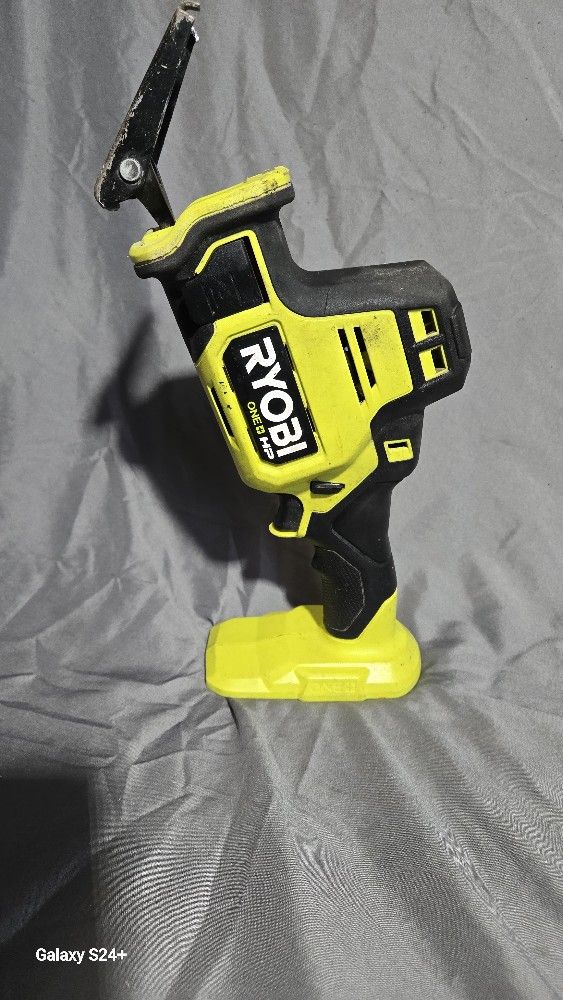 ONE+ HP 18V Brushless Cordless Compact One-Handed Reciprocating Saw (Tool Only)