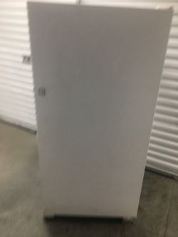 ICE COLD - KENMORE 10 CU. FT. UPRIGHT FREEZER IN WHITE