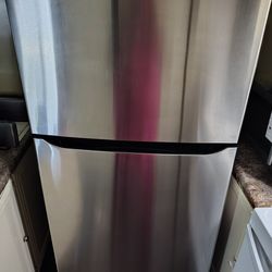 LG Stainless Steel Standard Size Refrigerator