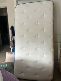 Twin mattress