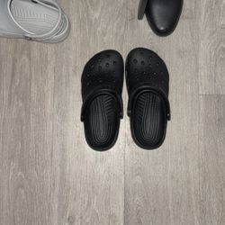 Black Crocs Size 6 