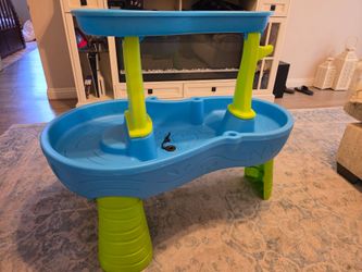 Step2 Water Table with Cover