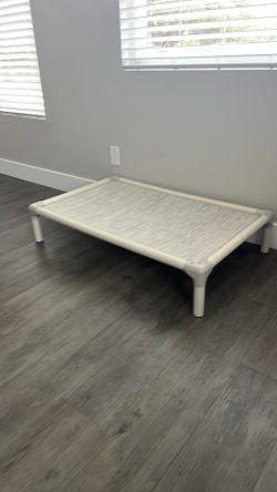 Raised outdoor dog bed large
