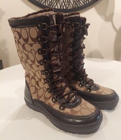 COACH BOOTS ( SIZE 7 )