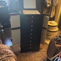Jewelry Dresser 