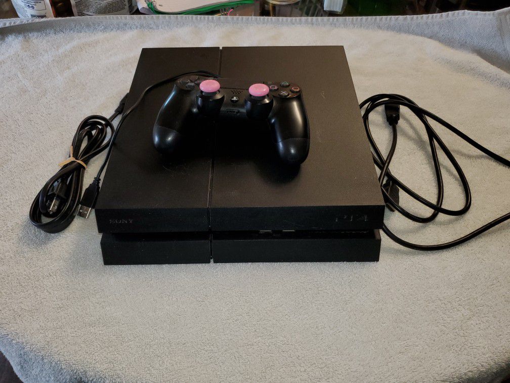 ps4 With Controller And Cords