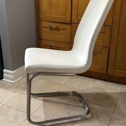 *FREE* White Dining Chairs- Set of 4 