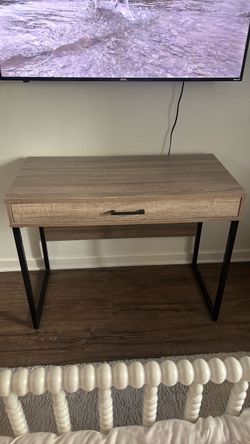 Black & gray desk