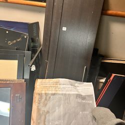 Storage cabinet with drawer