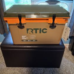 New RTIC 32qt CoolerNew
