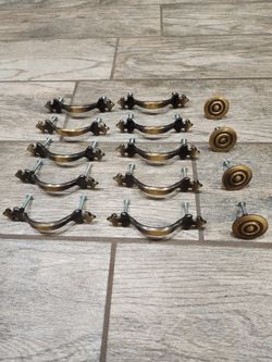 14 vintage Amerock door pulls