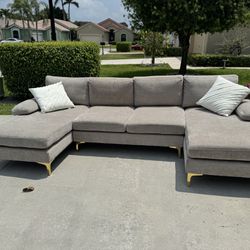 U Shaped Sectional With Two Chaises 