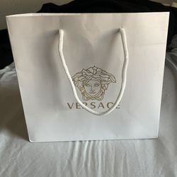 Versace Medusa Head Calf Leather Belt men Size 32/80cm, made in Italy, brand new with Box And Silk Bag.