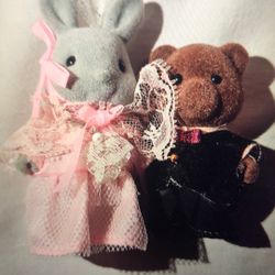 Sylvanian Families Calico Critters Bridesmaids and page boy