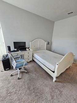 White Beautiful Full-Size 5 Piece Bedroom Set with base and mattress