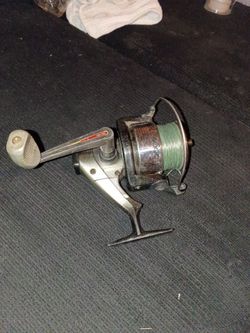 Eagle claw 4000 with 20 lb braided line