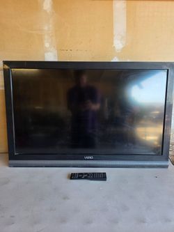 38" Visio TV w/ Remote & Wall Mount