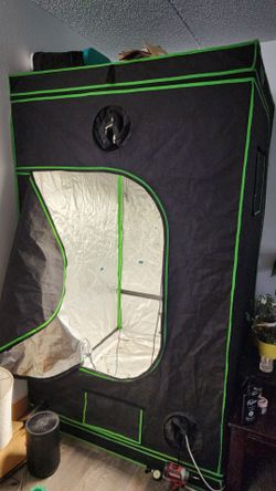 Vivosun Grow Tent 4x4x6.5, lights and filter