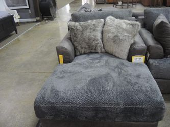 Catnapper Boulevard Steel Gray Two-Tone Oversized Chaise Lounge