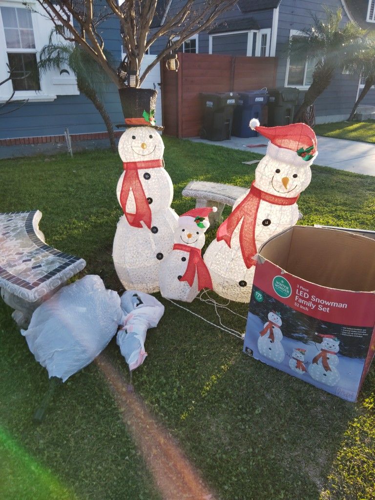 Three-piece LED Family Set 52 In for Sale in El Monte, CA - OfferUp