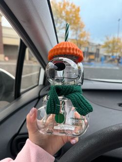 Snopy glass cup