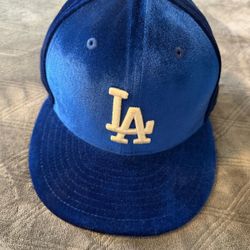 Fitted Velvet New Era   Size 7 1/8