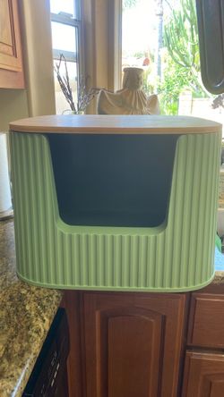 Cat litter box