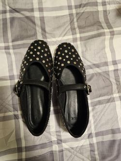 Stud flats