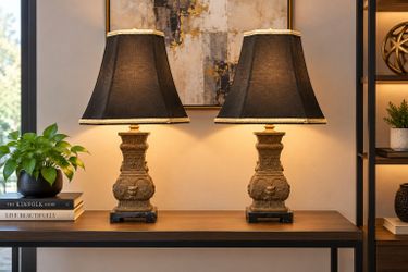Vintage 1940’s Chinese Chinoiserie Urn Bronze Brass Table Lamp