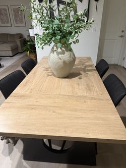 Modern Table And 4 Chairs