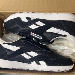 Women’s Reebok Classic