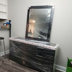 NEW 6 DRAWER DOUBLE DRESSER AND MIRROR 😊 Available in BLACK, WHITE, GREY or CHARCOAL color