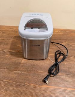 Frigidaire Countertop Ice Maker EFIC130-SS - Stainless Steel