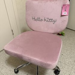 Hello kitty chair!! (BRAND NEW) 
