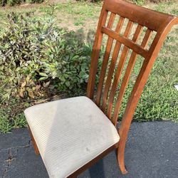 Nice chair, great for a desk 