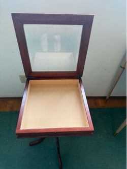 Vintage the Bombay Company, glass case curio table, pedestal tripod