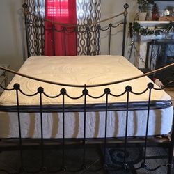 Queen Iron Bed With Clean Mattress 6 Months Old Need It Gone ASAP PLEASE Moving Away Can't Take It 