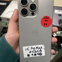 Iphone 15 Pro Max 256 Gb| Unlocked | Comes with Store warranty | Free charger and Cable 