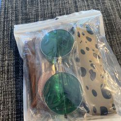 NEW Glasses Costume Kit 