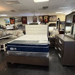 Queen 4 PCs Bedroom Set 