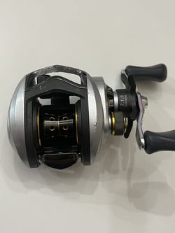 Pflueger Supreme right hand baitcaster fishing reel for Sale in Arcadia, TX  - OfferUp