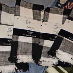 Mainstays Buffalo Plaid 4 Piece Cotton Napkin Set Black & White Striped 