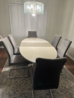 Dinning table + 6 chairs