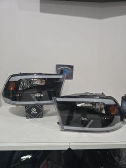 Dodge Ram 2009-2018 Headlights