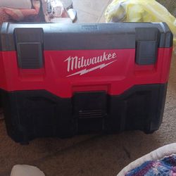 Milwaukee  Vacuum  