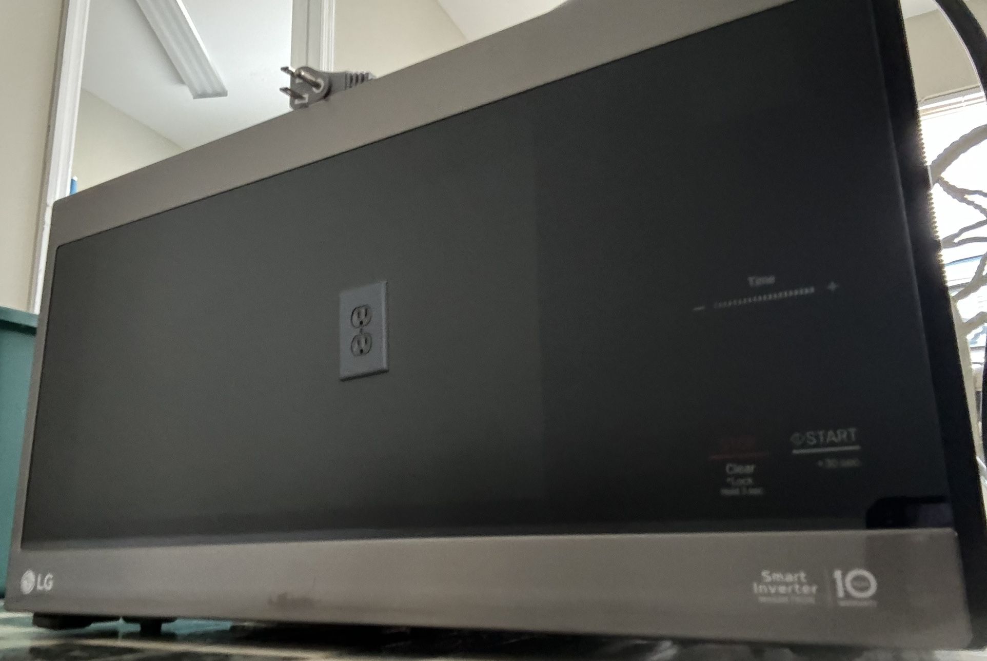 LG Smart NeoChef 1.5 Cu. Ft. Countertop Microwave