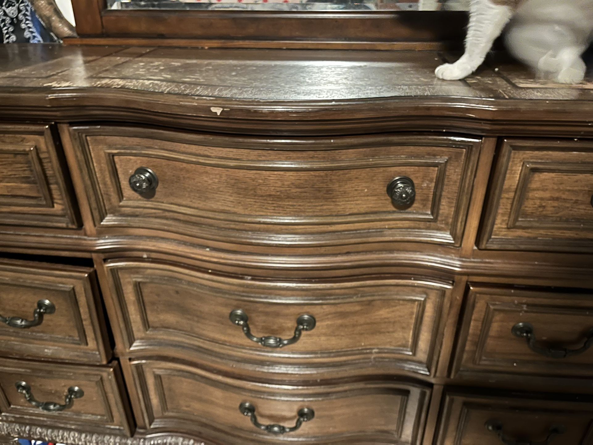 Dresser with mirror 